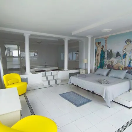 Willa Palacio Galindo *